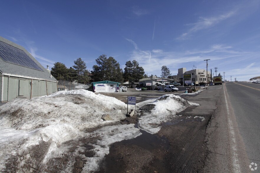 More Photos Of 3012 Evergreen Pky, Evergreen Auto Repair For Sale