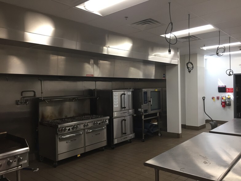 More Photos Of 550 Lake Cook Rd, Deerfield Sports And Entertainment For Sale