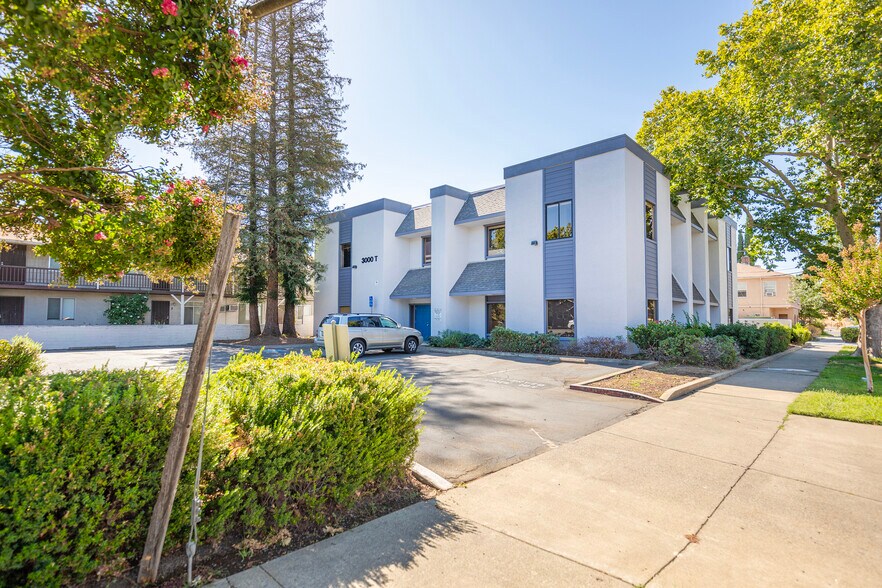 More Photos Of 3000 T St, Sacramento Office For Lease