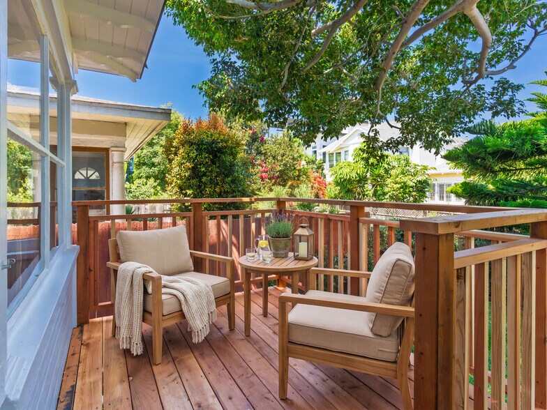 More Photos Of 58 Ozone Ave, Venice Specialty For Sale