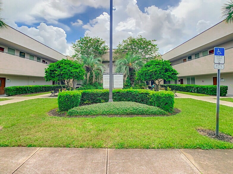 More Photos Of 1403 Medical Plaza Dr, Sanford Medical For Sale