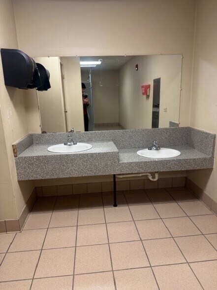 More Photos Of 225 Terrace Ave, Huntington Office For Lease