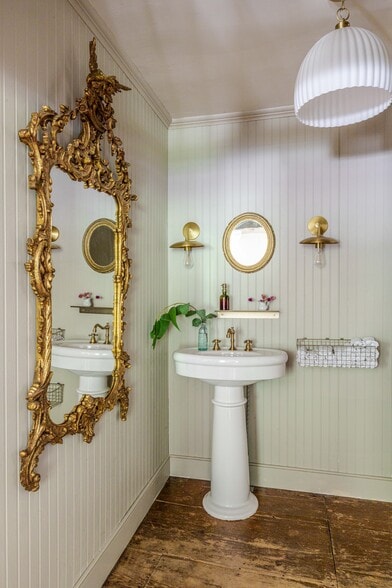 More Photos Of 16 Hudson St, Kinderhook Storefront Retail Residential For Lease