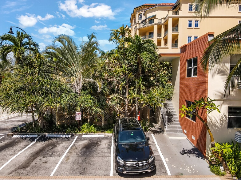 More Photos Of 3405 N Ocean Dr, Hollywood Hotel For Sale