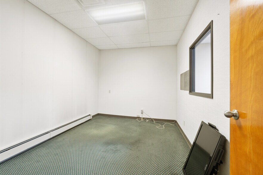 More Photos Of 132 W Pearl St, Jackson Storefront For Sale