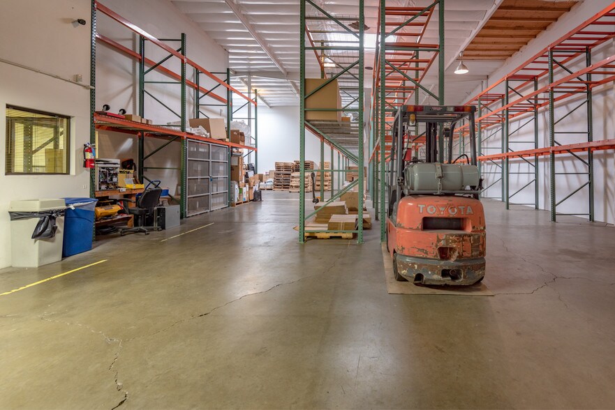 More Photos Of 20700 Belshaw Ave, Carson Warehouse For Lease