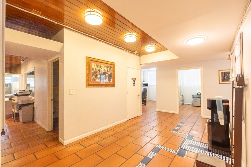 More Photos Of , Coral Gables Office For Sale