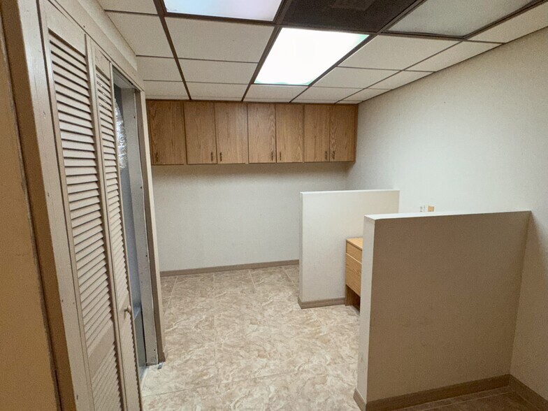 More Photos Of 5050 Gulf Blvd, Saint Petersburg Storefront For Lease