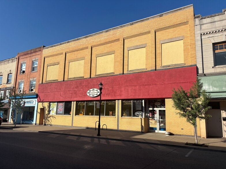 More Photos Of 561 Merchant St, Ambridge General Retail For Lease