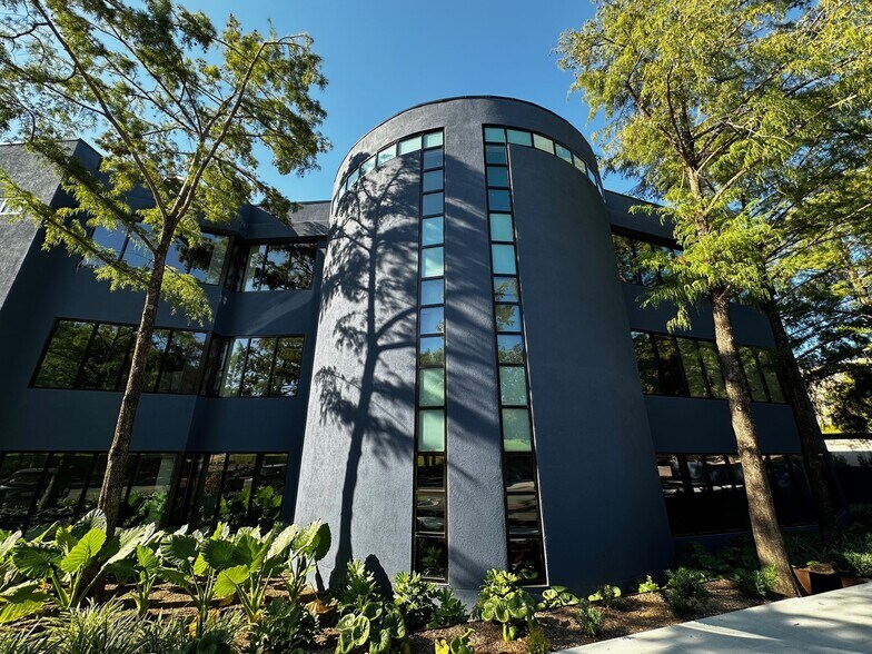 More Photos Of 6207 Bee Caves Rd, Austin Office For Lease