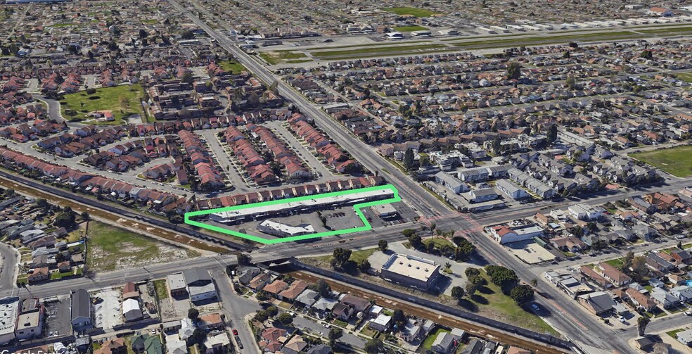More Photos Of 700-738 W Compton Blvd, Compton Freestanding For Sale