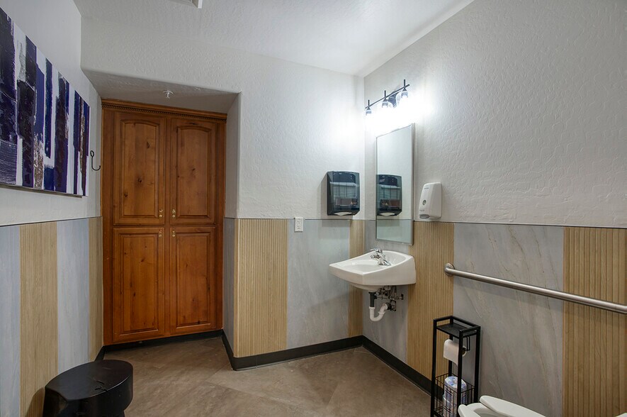 More Photos Of 4530 E Muirwood Dr, Phoenix Office For Sale