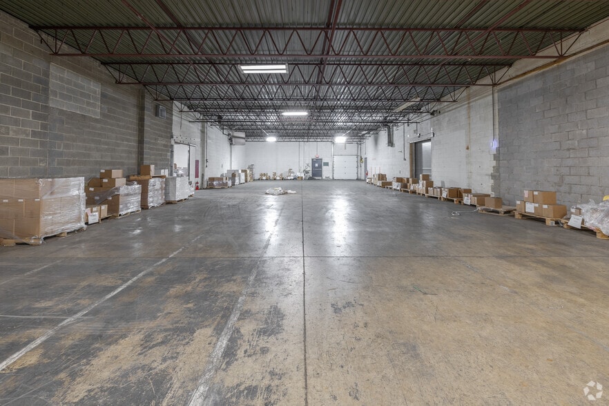 More Photos Of 1515 Ellis St, Waukesha Manufacturing For Lease