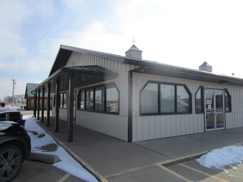 More Photos Of 2006 E Schulman Ave, Garden City General Retail For Lease