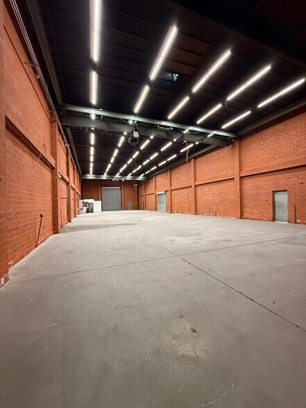 More Photos Of 1806-1814 S San Pedro St, Los Angeles Manufacturing For Lease