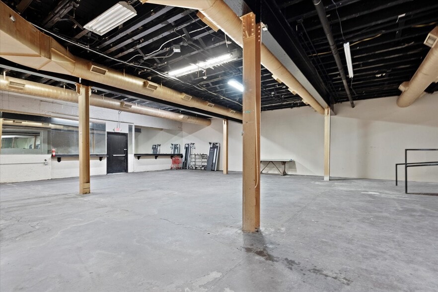 More Photos Of 1011 Greenmount Ave, Baltimore Flex For Lease