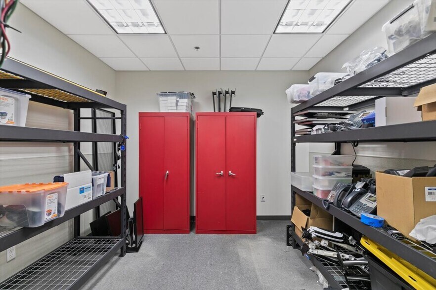 More Photos Of 1492 Highland Ave, Cheshire Light Manufacturing For Sale