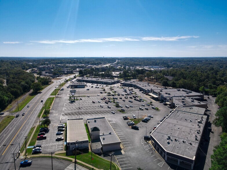 More Photos Of 1700-1880 Troup Hwy, Tyler Unknown For Lease