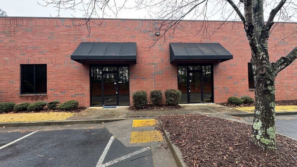 More Photos Of 6065 Parkway North Dr, Cumming Distribution For Sale