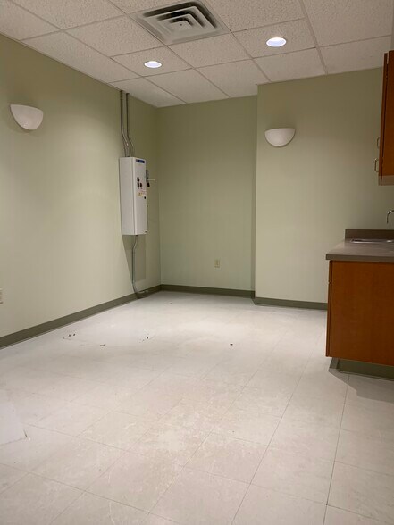 More Photos Of 239 E Brown St, East Stroudsburg Medical For Lease