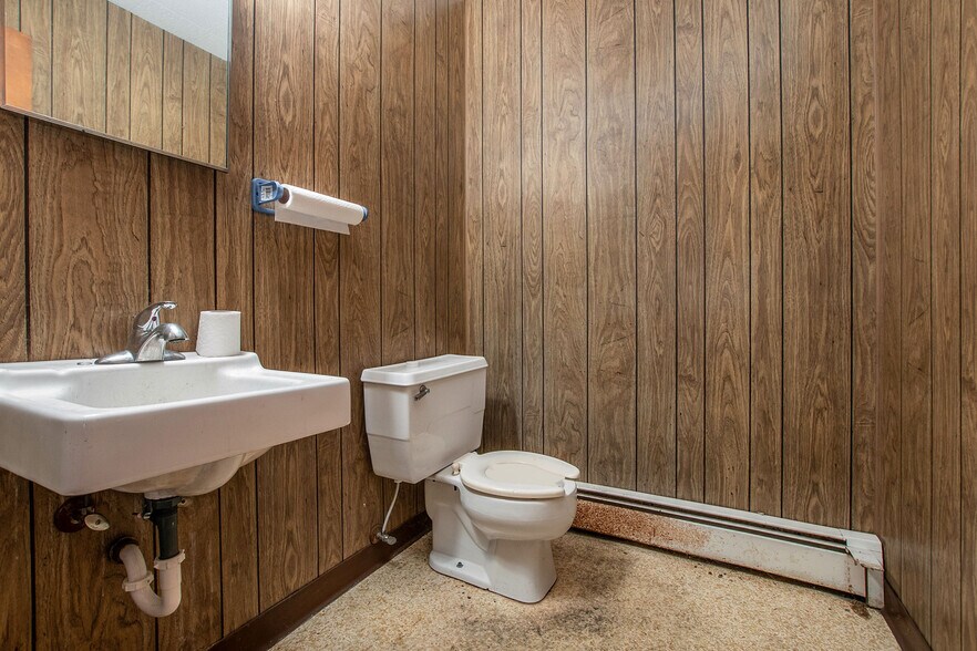 More Photos Of 2632 Park St, Muskegon Heights Warehouse For Sale