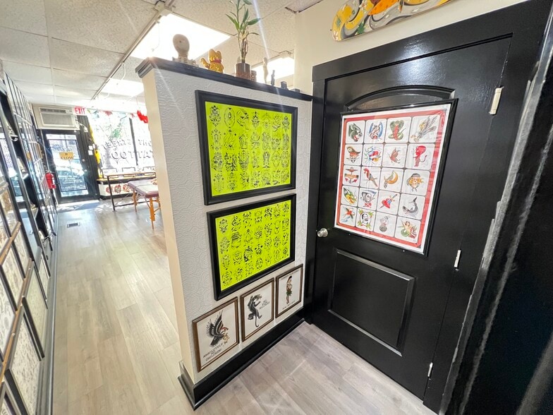 More Photos Of 1438-1442 Light St, Baltimore Showroom For Sale