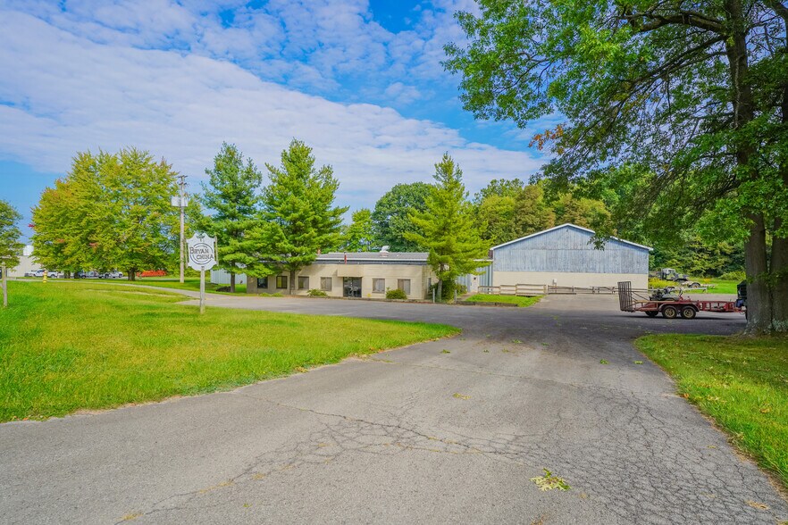 More Photos Of 657 Northgate Cir, New Castle Warehouse For Sale