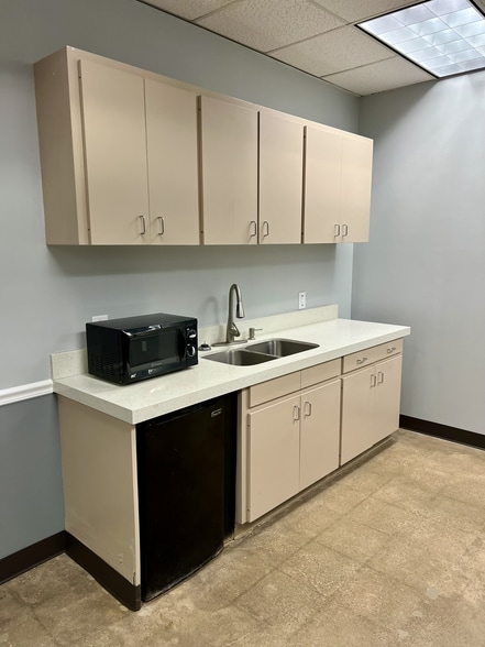 More Photos Of 13154 Coit Rd, Dallas Office For Lease