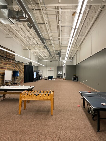 More Photos Of 12115-12117 SE Stevens Rd, Portland Unknown For Lease