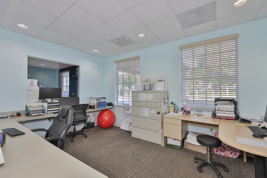More Photos Of 1900 E Bay Dr, Largo Medical For Sale