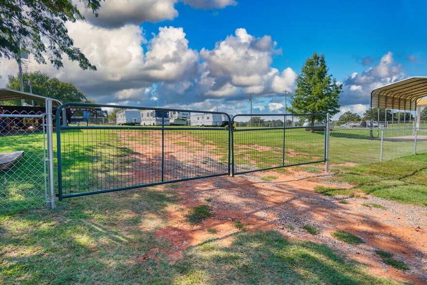 More Photos Of 347203 US Route 66 Hwy, Chandler Trailer Camper Park For Sale