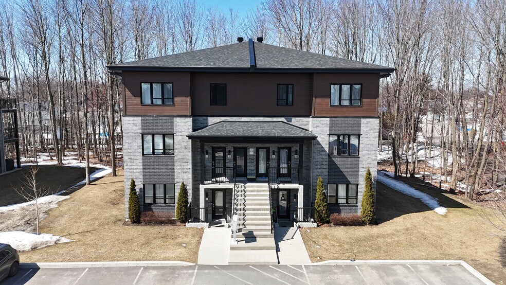 Primary Photo Of 108 Rue Bruno-Dion, Blainville Apartments For Sale