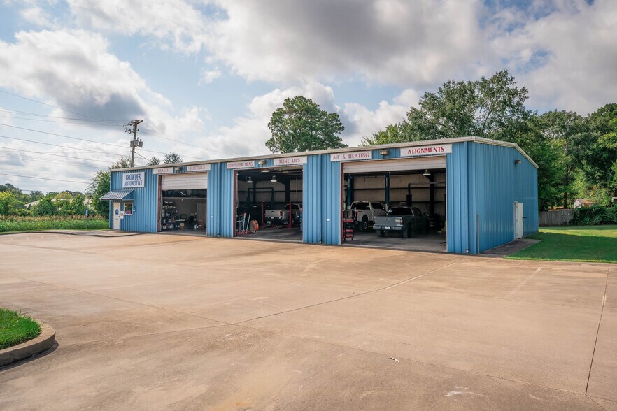 More Photos Of 4900 W Marshall Ave, Longview Auto Repair For Sale