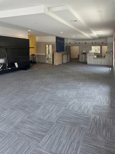 More Photos Of 100 Manhattan Ave, Brooklyn Storefront Retail Residential For Lease