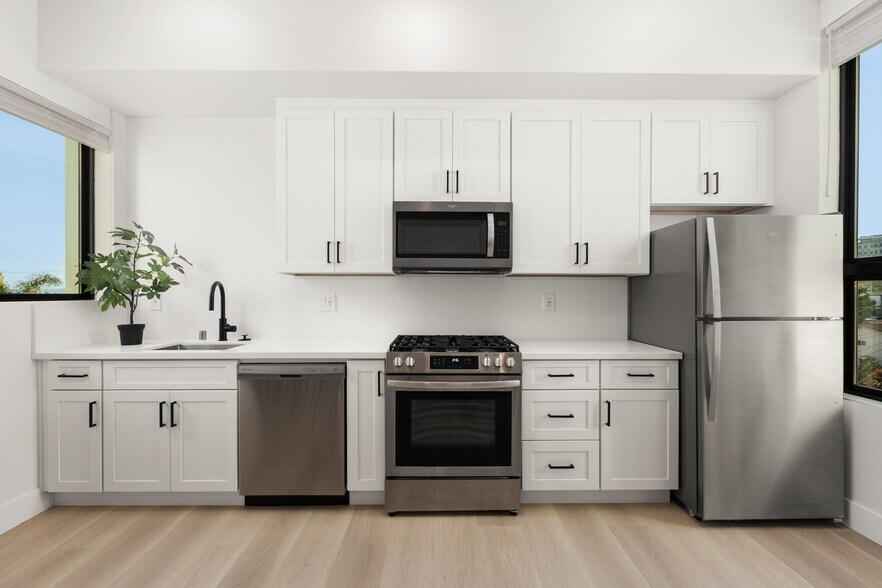 More Photos Of 5727 Lauretta St, San Diego Apartments For Sale