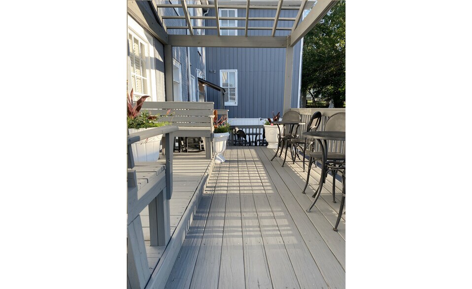 More Photos Of 2 S Court St, Luray Hotel For Sale