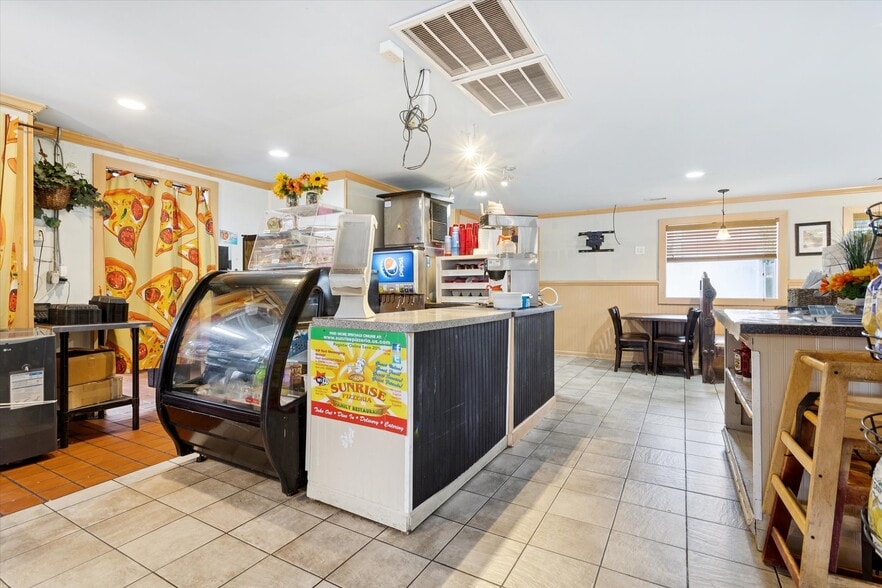 More Photos Of 1370 S Military Hwy, Chesapeake Restaurant For Sale