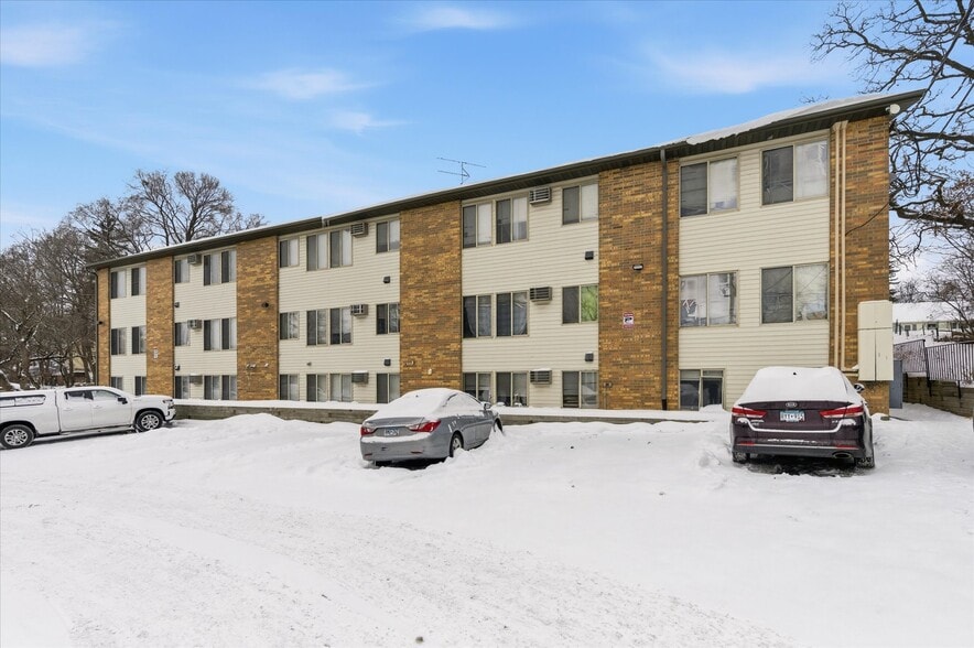 More Photos Of 1120 9th Ave S, Saint Cloud Apartments For Sale