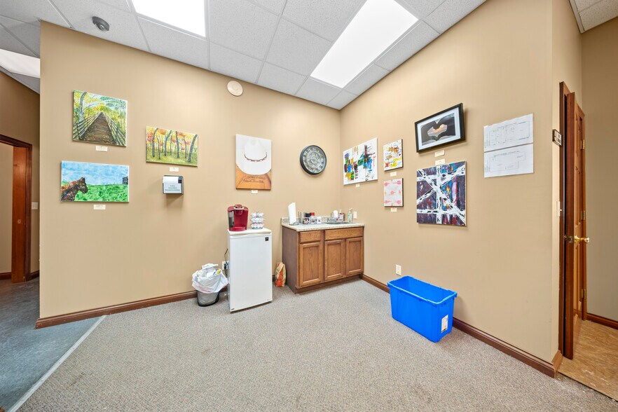 More Photos Of 3224 Winchester Ave, Ashland Flex For Sale