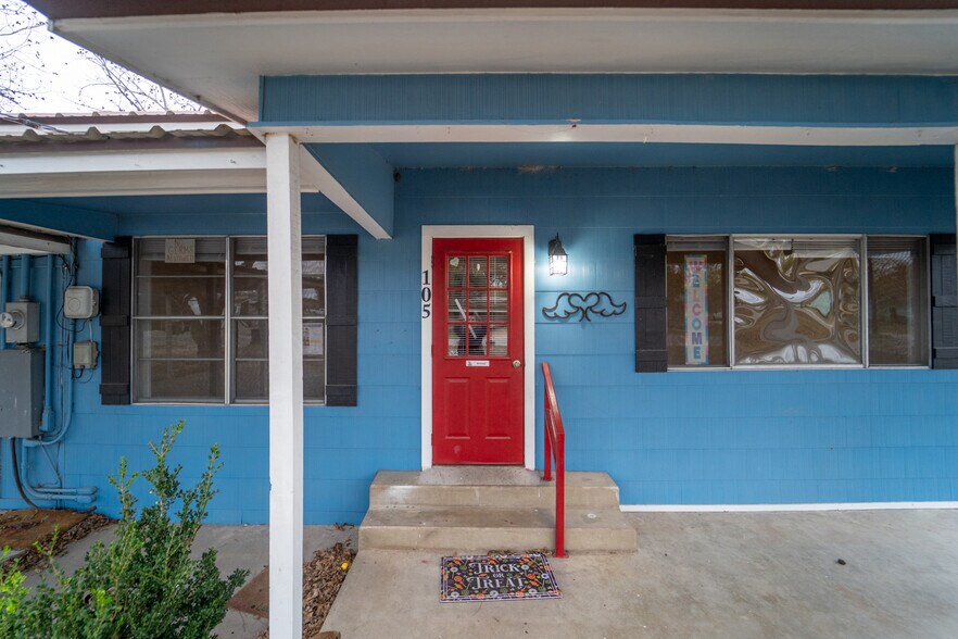 More Photos Of 105 Ward St, Cuero Daycare Center For Sale