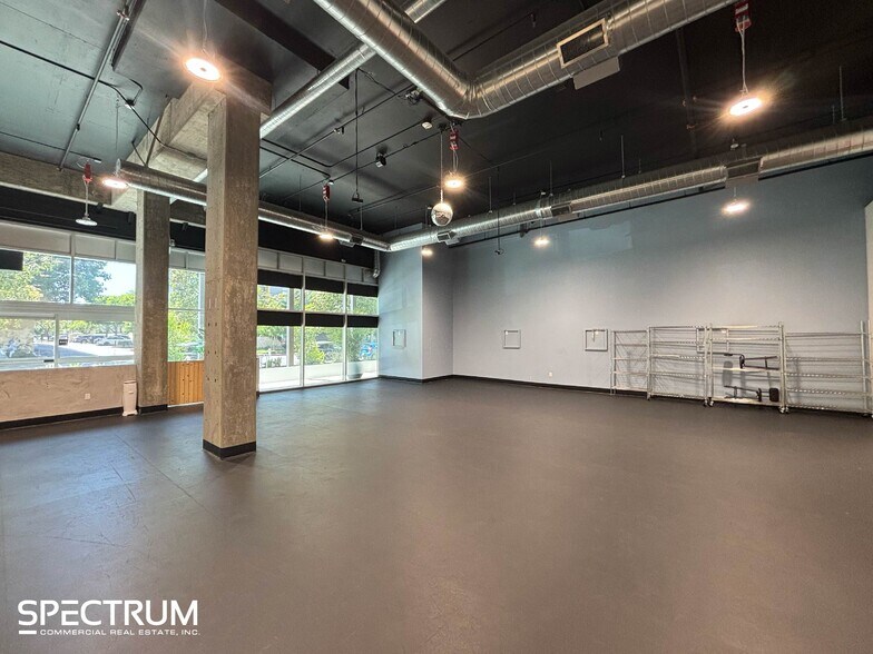 More Photos Of 6200 Variel Ave, Woodland Hills Apartments For Lease