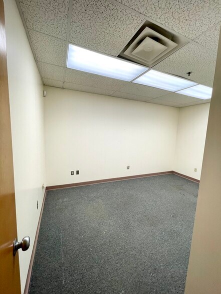 More Photos Of 1301 W Forest Grove Rd, Vineland Flex For Lease