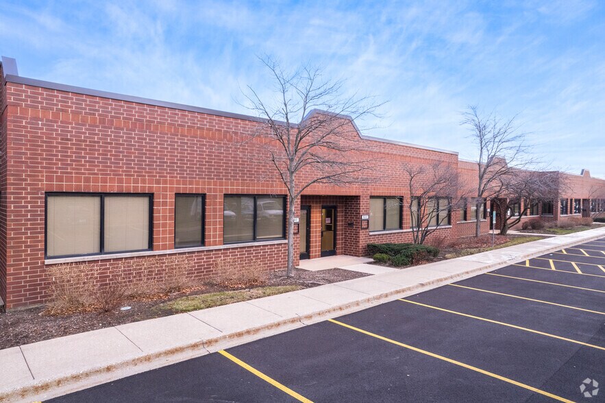 More Photos Of 1530-1558 Barclay Blvd, Buffalo Grove Unknown For Lease