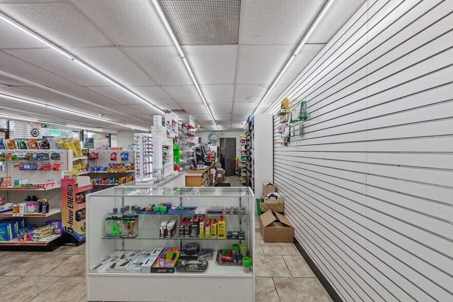 More Photos Of 741 N Cedar Crest Blvd, Allentown Service Station For Sale