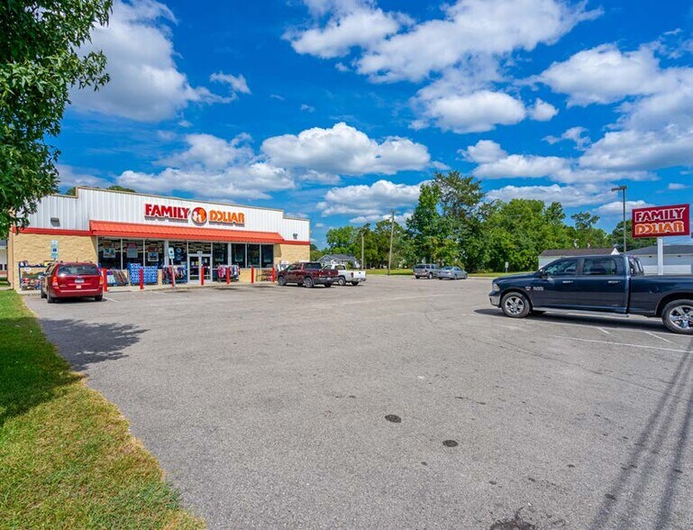 More Photos Of 404 W Main St, Beulaville Freestanding For Sale