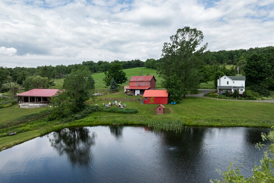 More Photos Of 538 N Harpersfield Rd, Jefferson Specialty For Sale