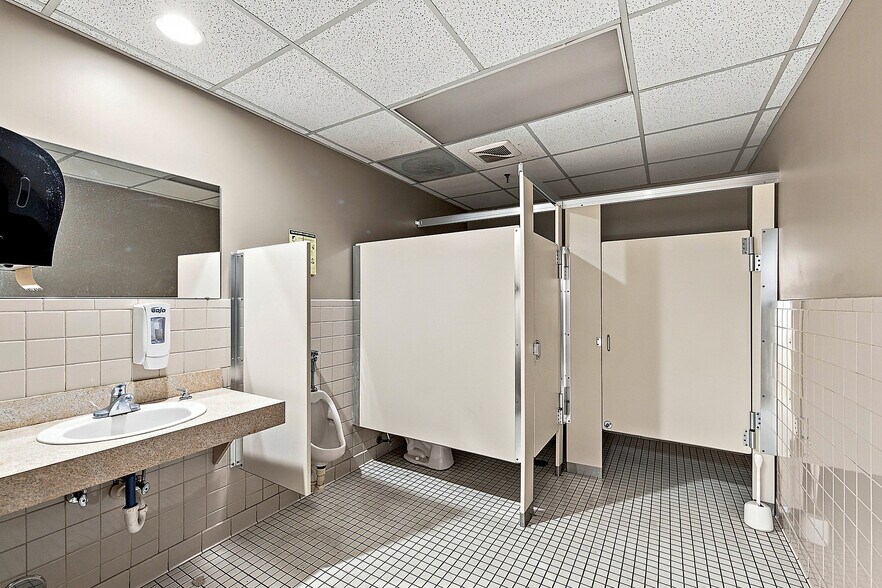More Photos Of 33842 James J. Pompo Dr, Fraser Manufacturing For Sale
