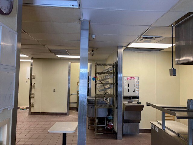 More Photos Of 1320 1st St, Kennett Fast Food For Lease