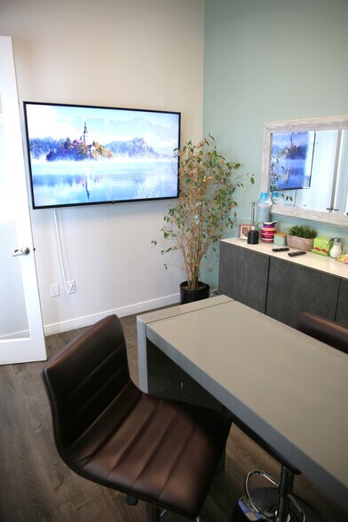 More Photos Of 2453 Fenton St, Chula Vista Research And Development For Lease