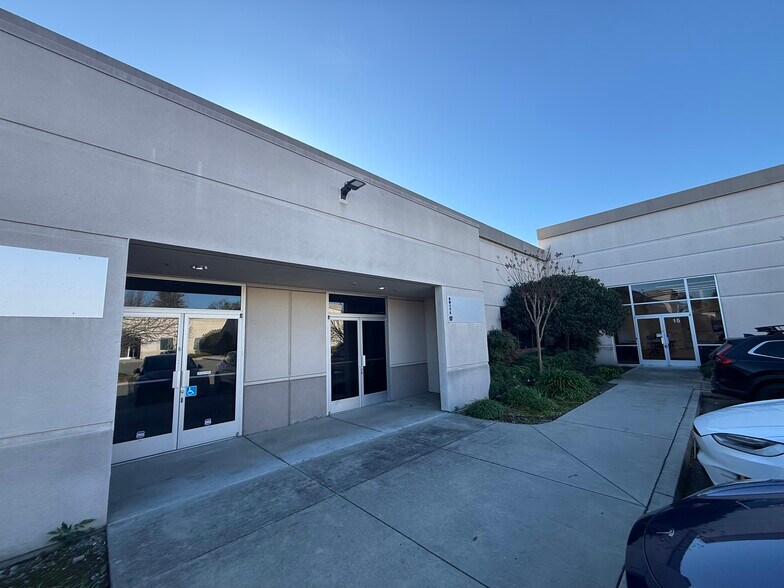 Primary Photo Of 2526 Qume Dr, San Jose Light Distribution For Lease
